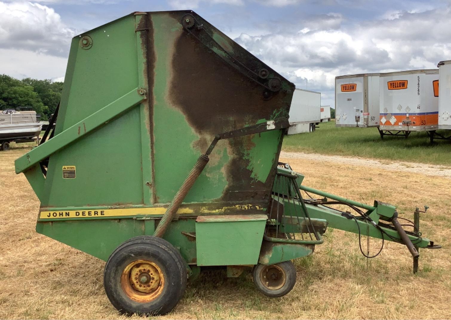 John Deere 6’ x 5’ Round Baler 510