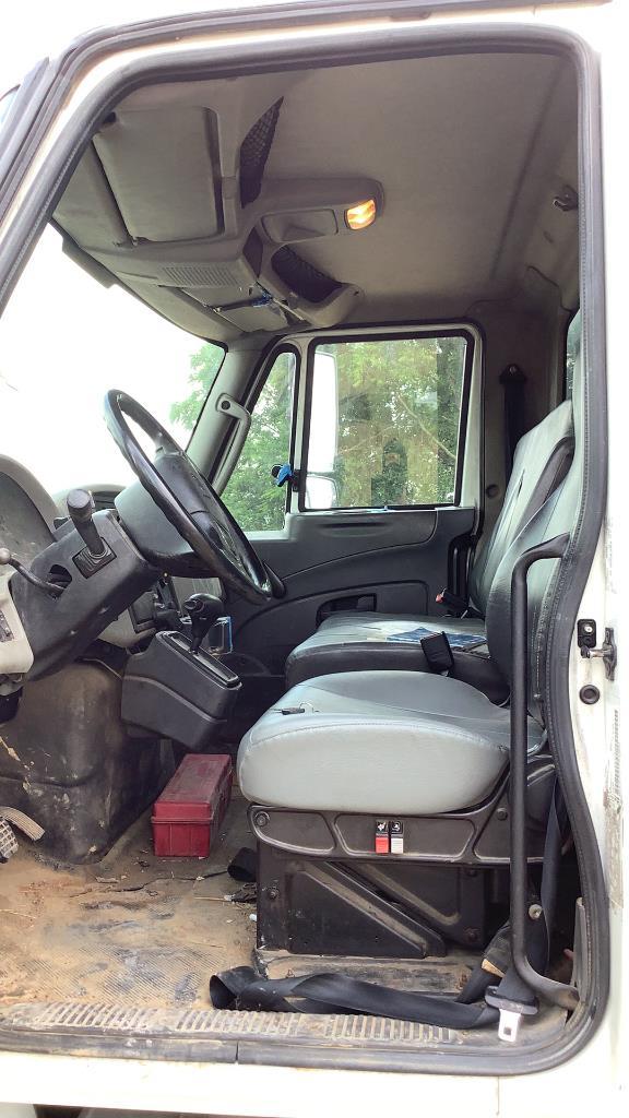 2013 International 4300 SBA 24' Flatbed Truck 4X2