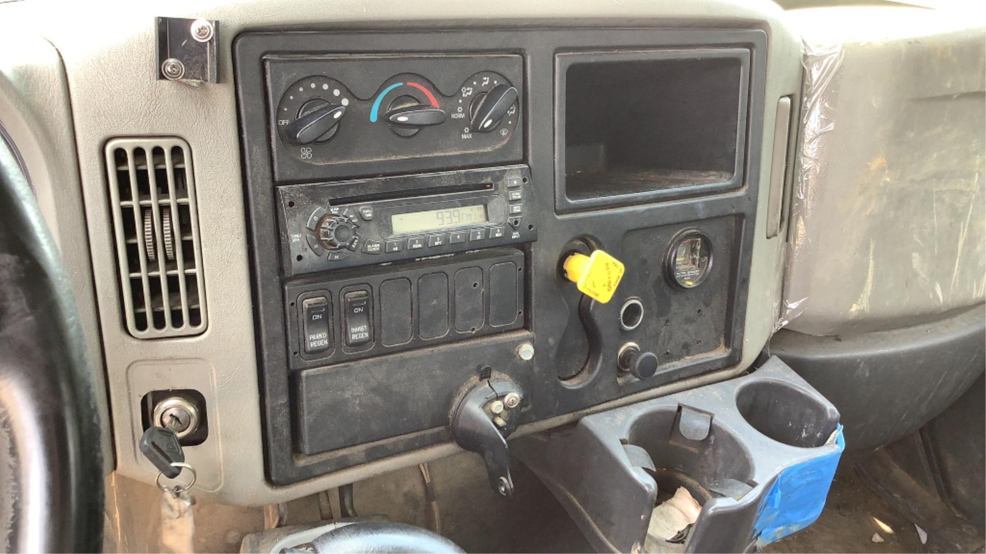 2013 International 4300 SBA 24' Flatbed Truck 4X2