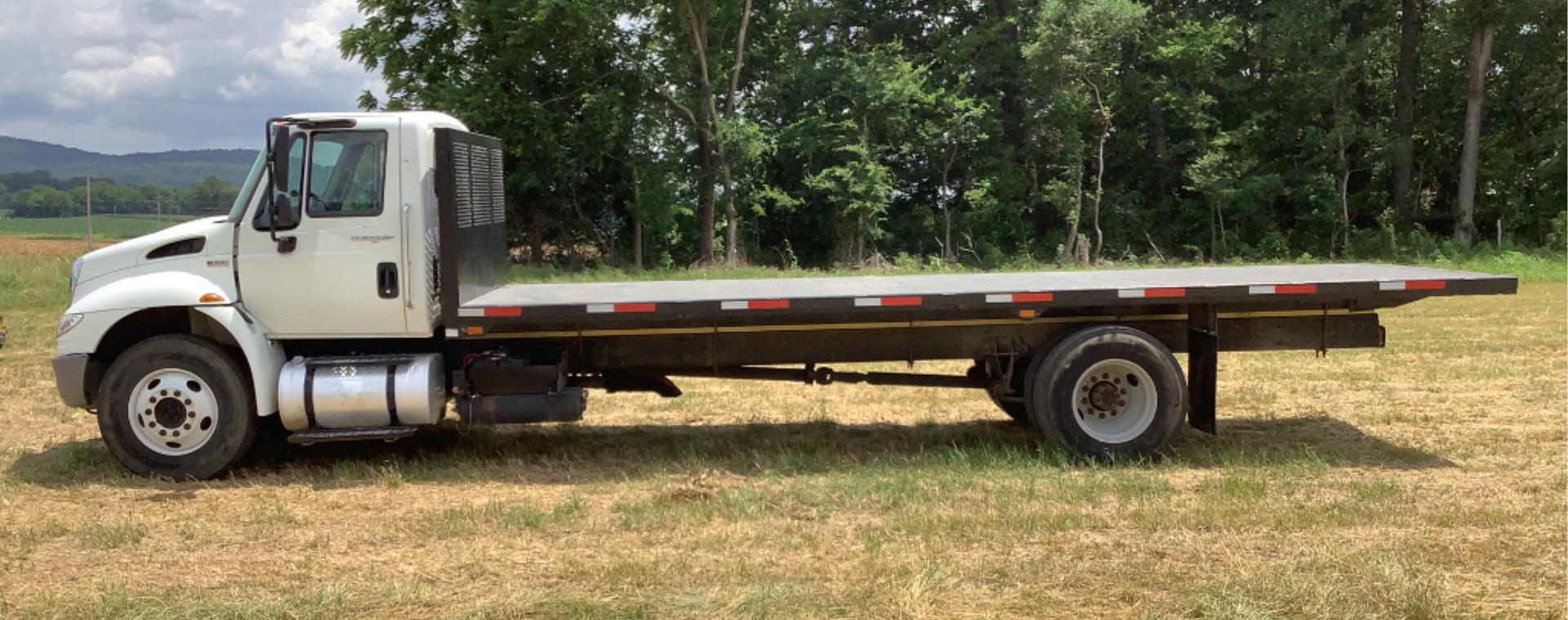 2013 International 4300 SBA 24' Flatbed Truck 4X2