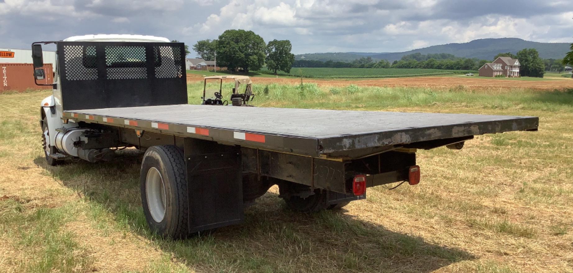 2013 International 4300 SBA 24' Flatbed Truck 4X2