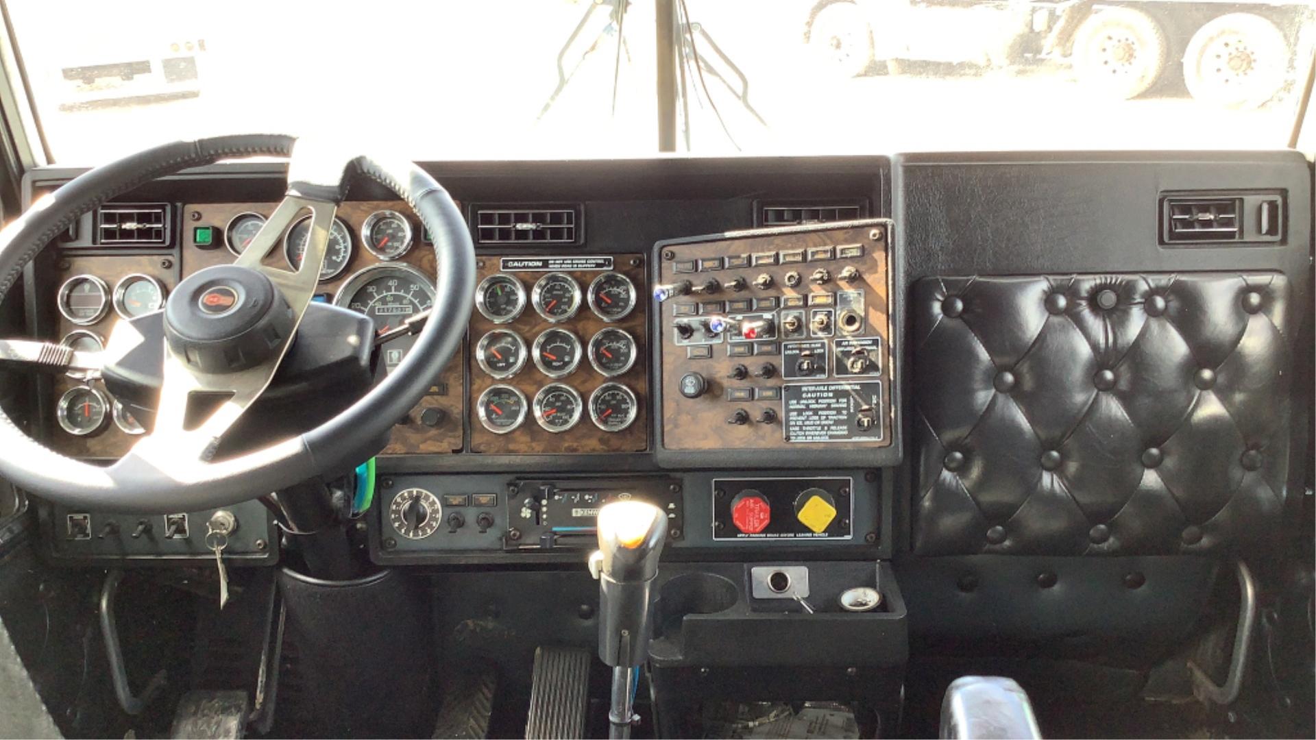 1999 Kenworth W900L Studio Sleeper Cab 6x4