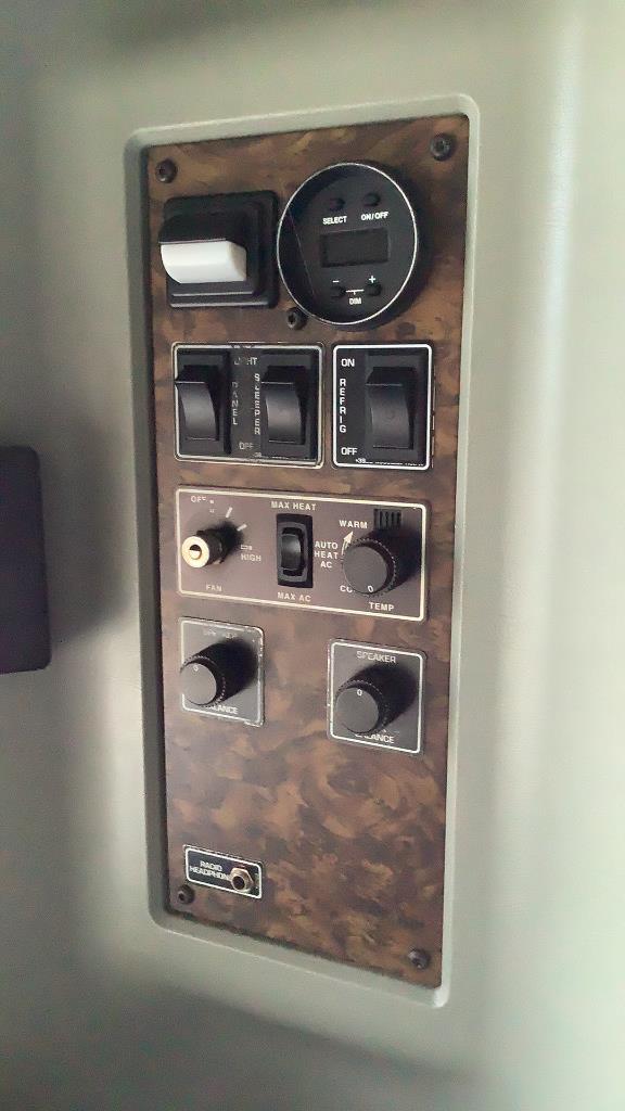 1999 Kenworth W900L Studio Sleeper Cab 6x4