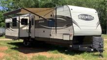 2017 Forest River 35’ Camper AVT33RET Avenger