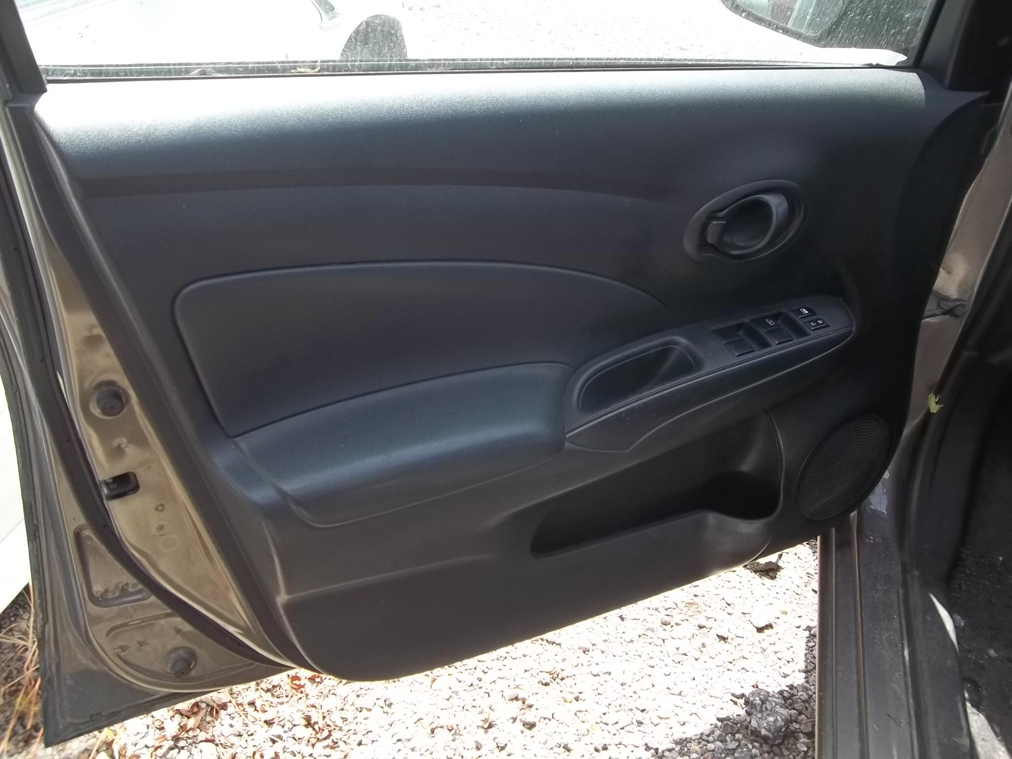 2012 NISSAN VERSA