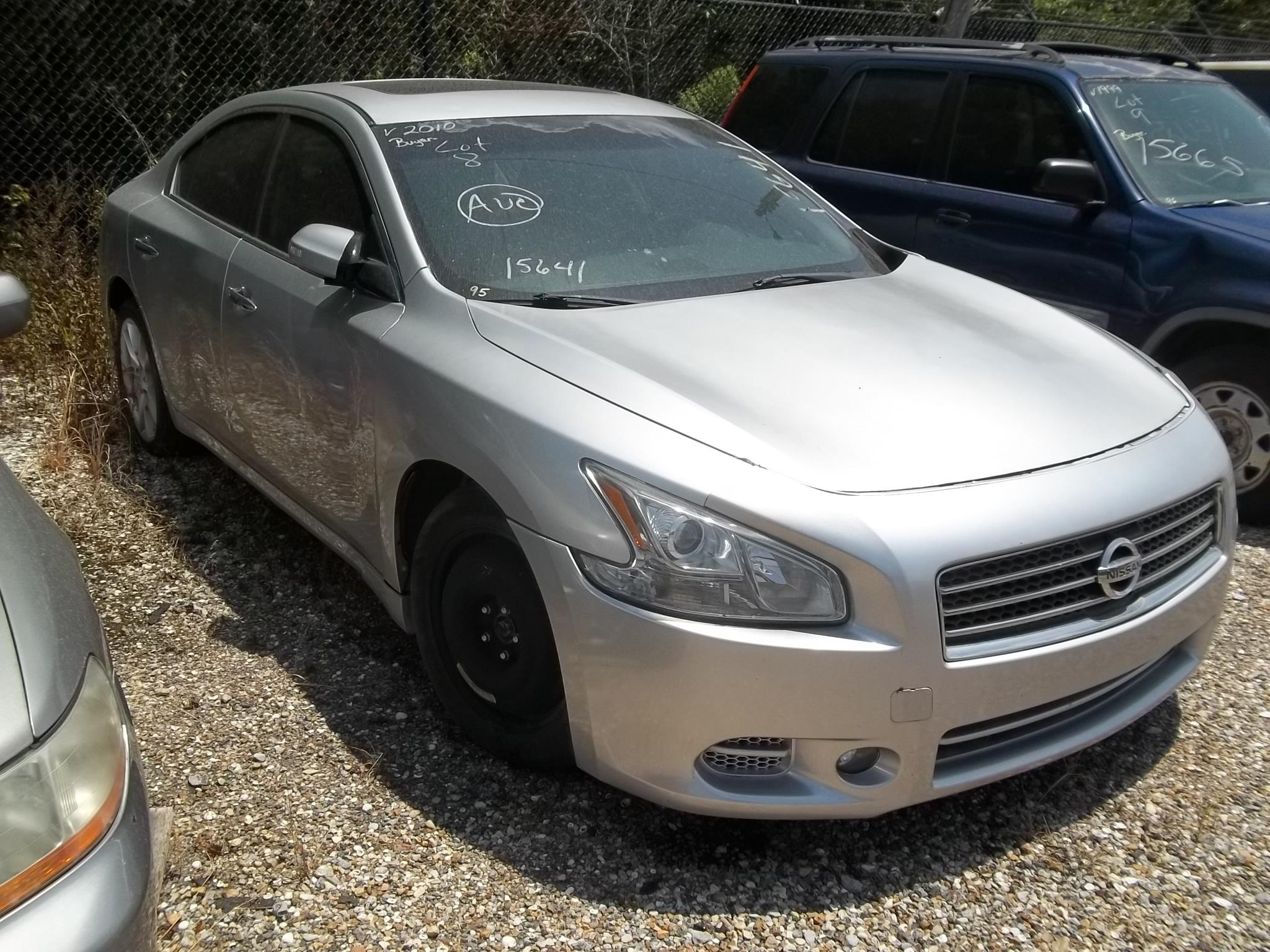 2010 NISSAN MAXIMA