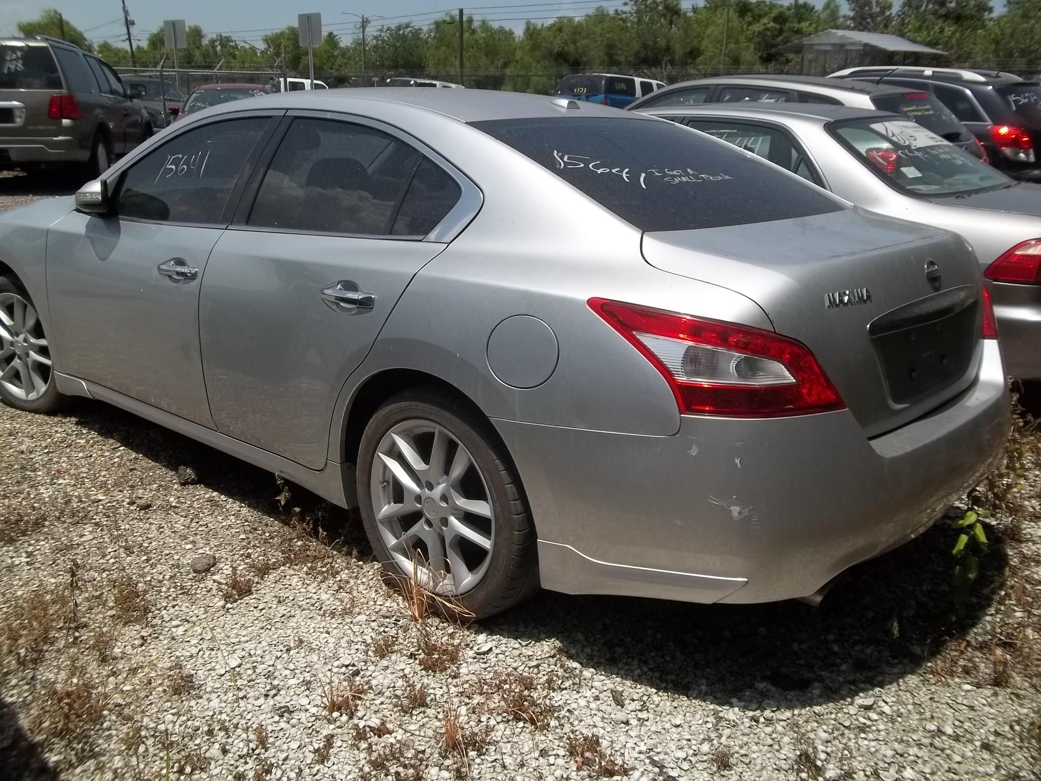 2010 NISSAN MAXIMA