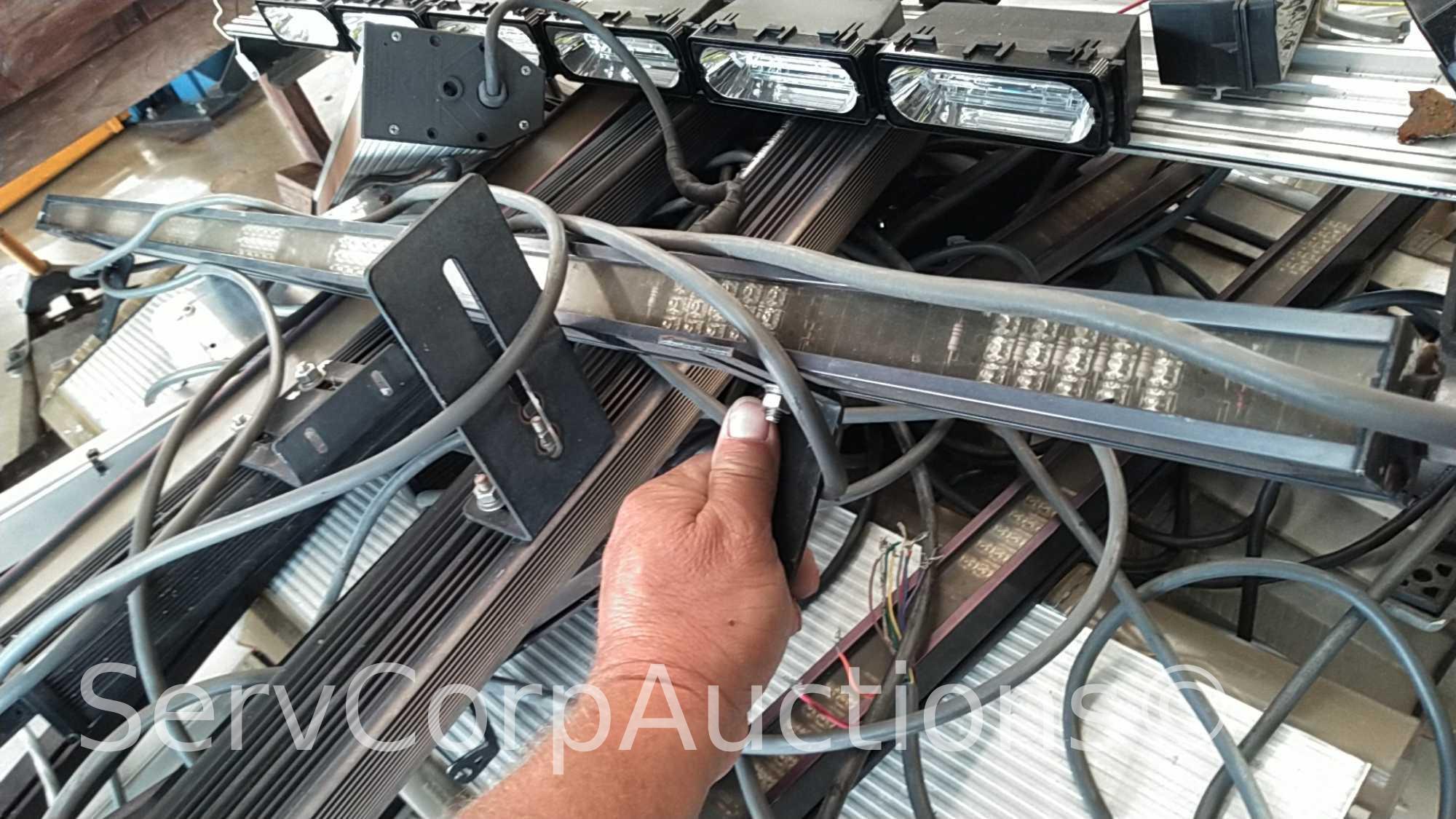 Lot on Pallet: Police Light Bars
