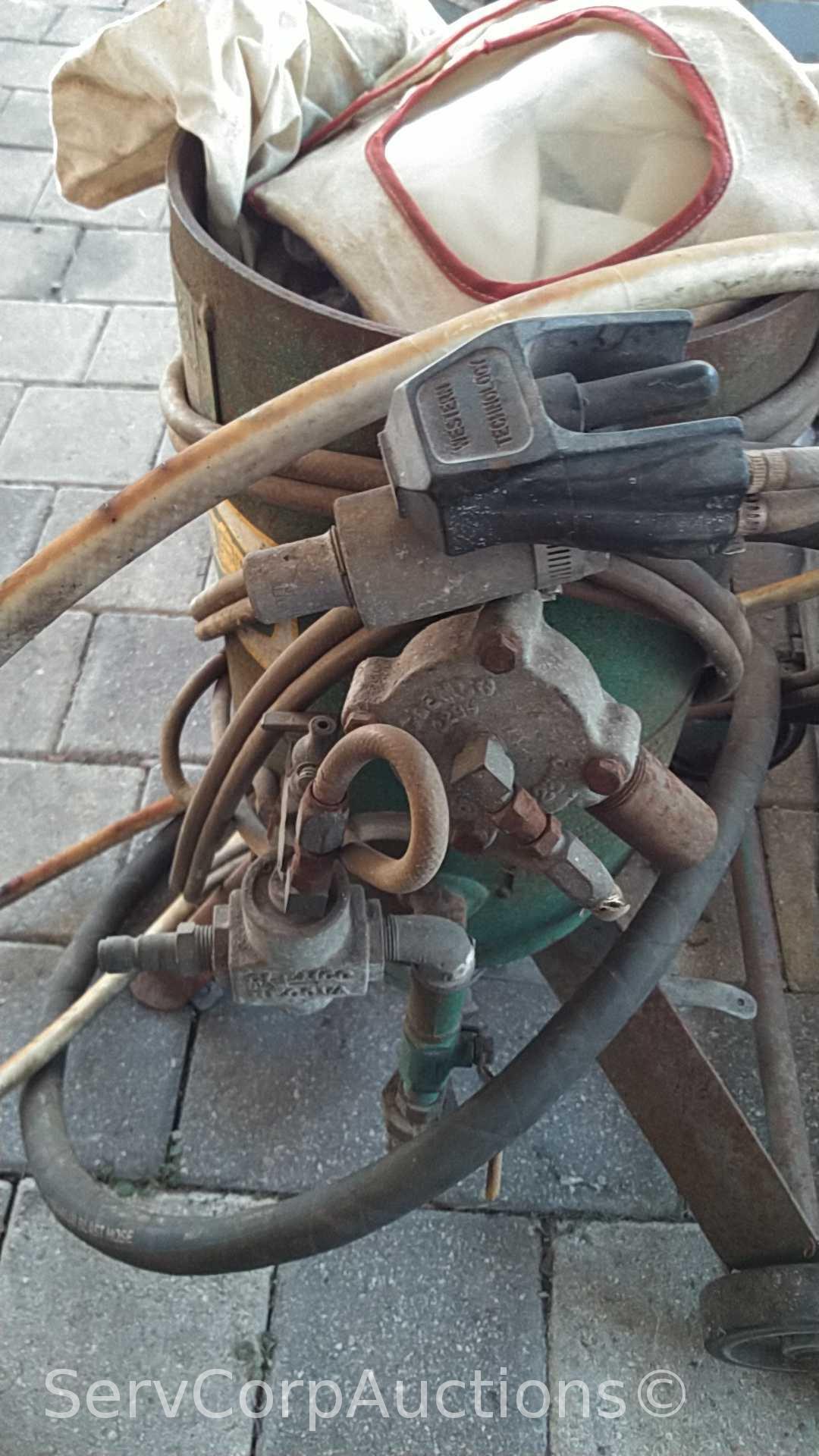 Clemco Industries 1025 50-LB Blast Machine