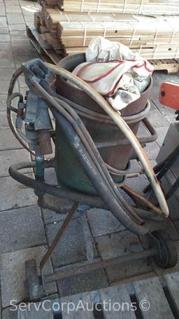 Clemco Industries 1025 50-LB Blast Machine