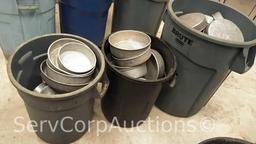 Lot in 3 Cans of Various Cake/Pie Pans