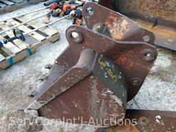 Unknown Dig Brand Bucket Attachment
