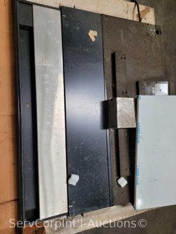 Lot on Pallet of Viking V1PR161RSS 36" Downdraft Ventilator, 2 Hood Controls, Downdraft Brackets