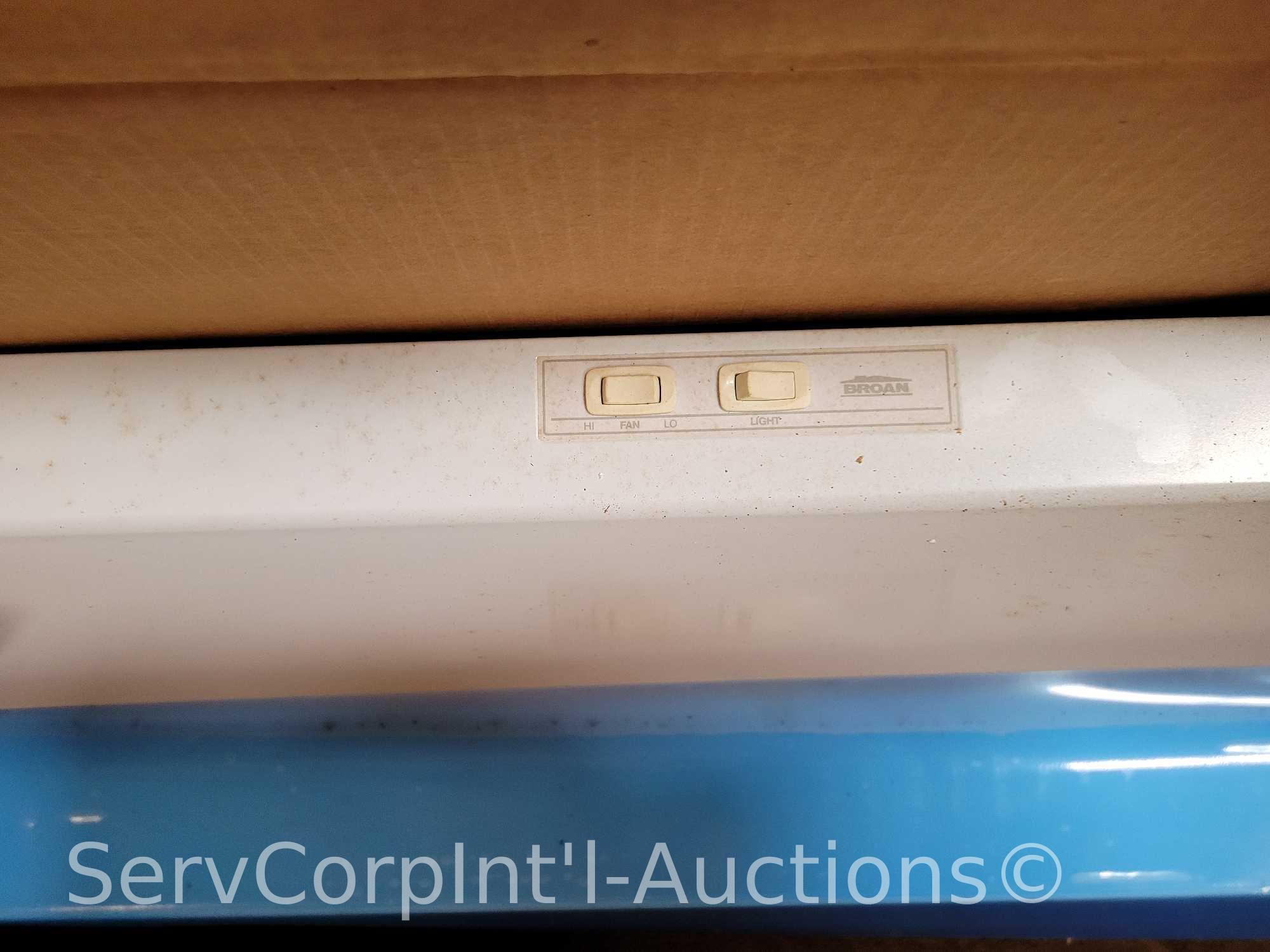 Lot on Pallet of 6 Venmar 36" Range Hoods (3 Out of Packaging), Broan 36" Range Hood, Black 32"