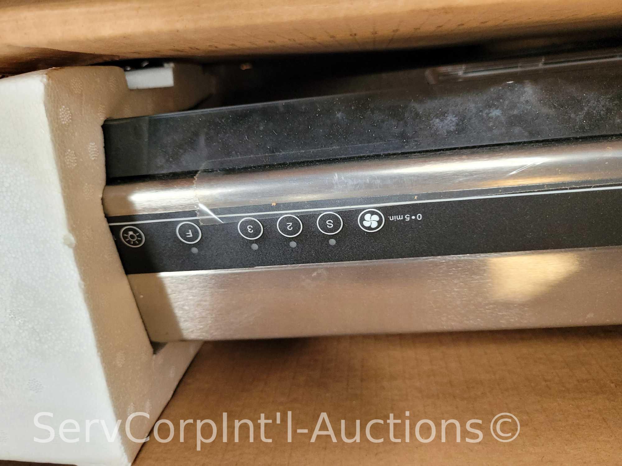 Lot on Pallet of 6 Venmar 36" Range Hoods (3 Out of Packaging), Broan 36" Range Hood, Black 32"