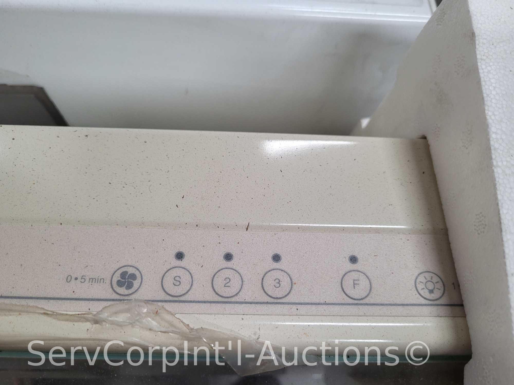 Lot on Pallet of 6 Venmar 36" Range Hoods (3 Out of Packaging), Broan 36" Range Hood, Black 32"