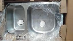 Lot on Pallet of 6 Lansen Profile 6040 Stainless Sinks, 1 Lansen Profile 7030 Sink