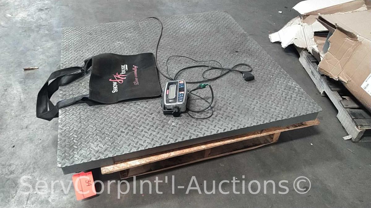 Lot on Pallet of Tor Rey 3' x 3' Shipping Scale