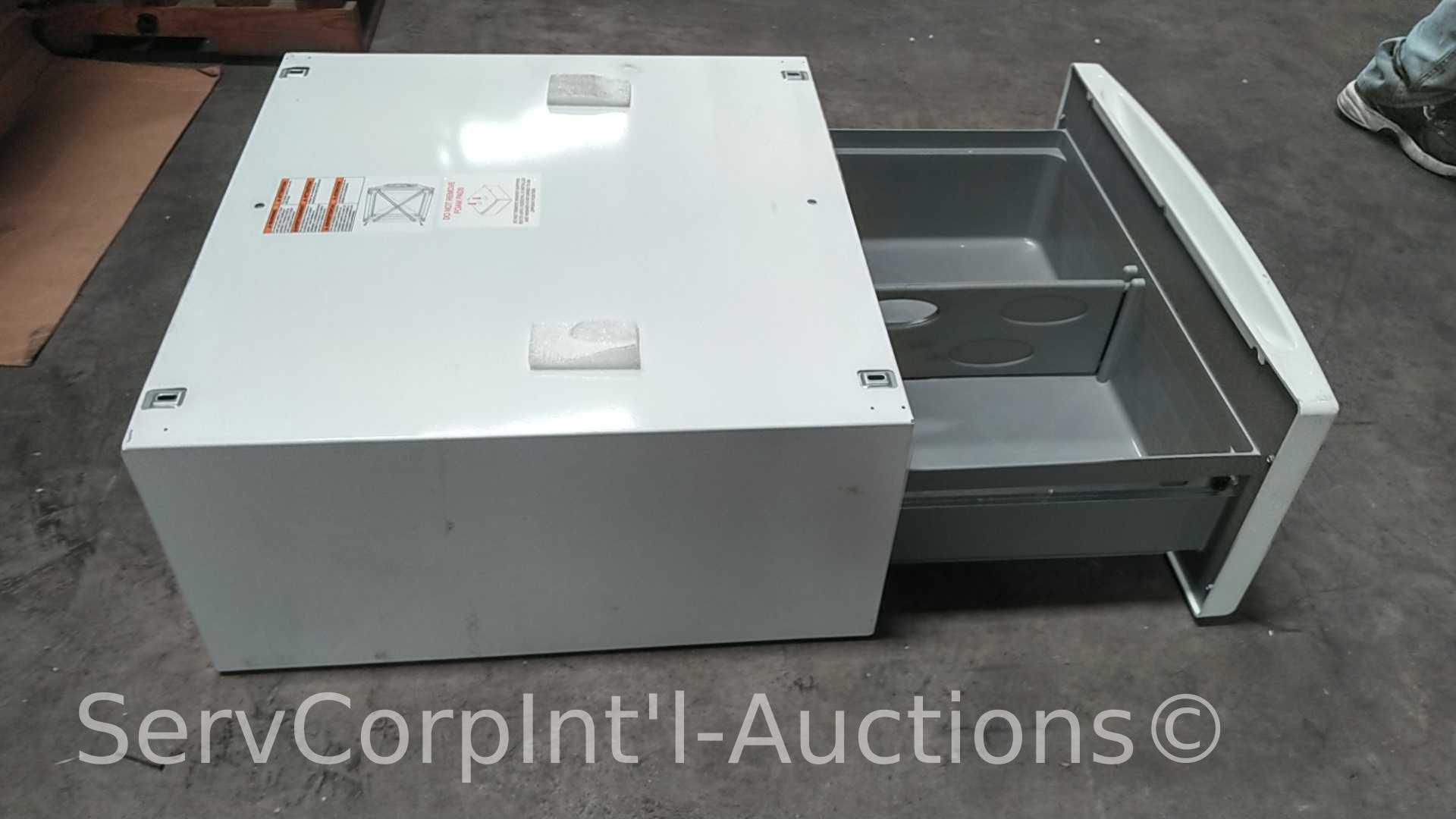 Lot on Pallet of GE SBD137HWW Laundry Pedestal Drawer