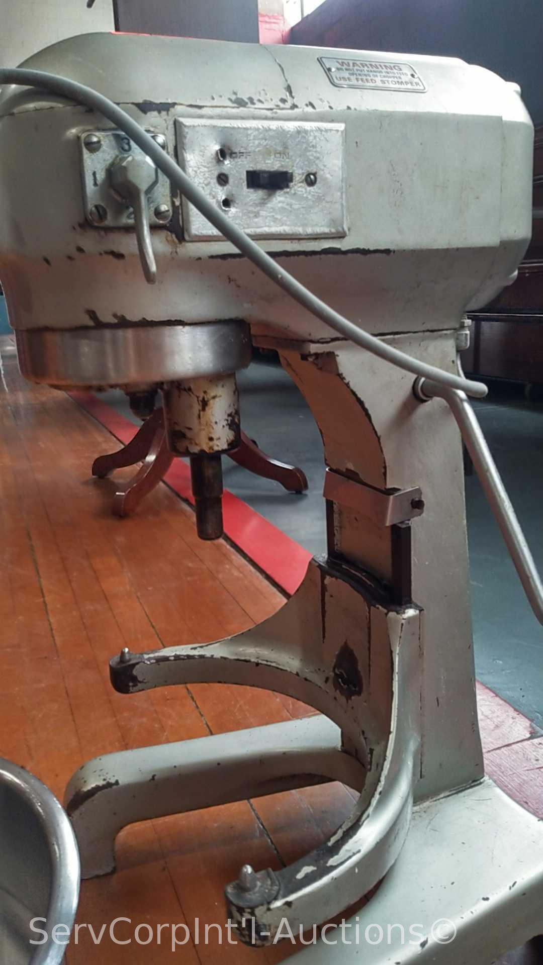 Hobart A200 20-Qt Industrial Mixer SN: 11-259-375 with Bowl & Attachments