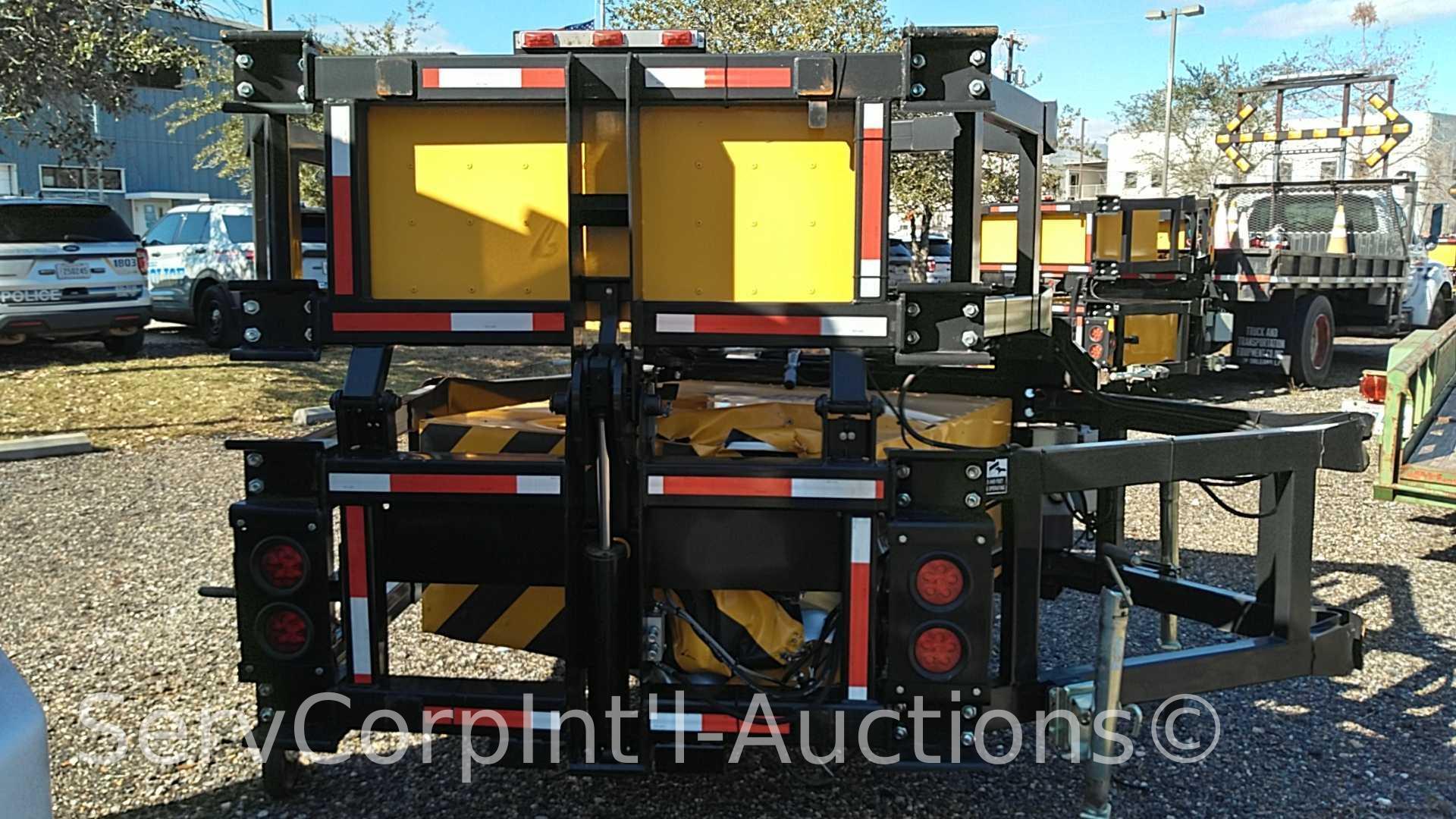 Trinity Highway Crash Attenuator SN: SSM000381 MN: SS180M, Has Been Hit/Damaged (NOTE: Purchaser