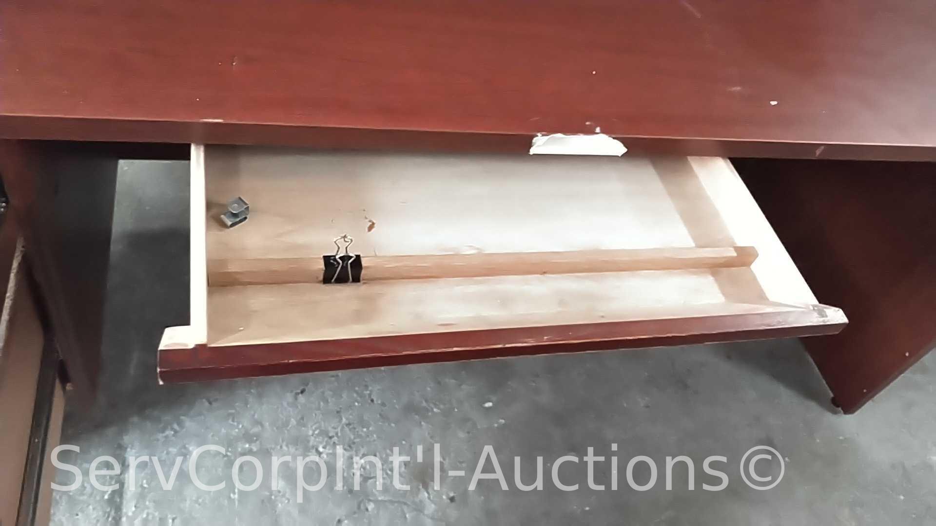 Lot of 6' Desk with Topper Missing Right Hand Return (Seller: STP Sheriff)
