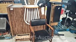 Lot on 2 Pallets of Desk (asset 07602), 2 Chairs (asset 01754, 01877), 2 Glass Covers for