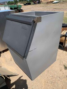 Large Ice Machine
