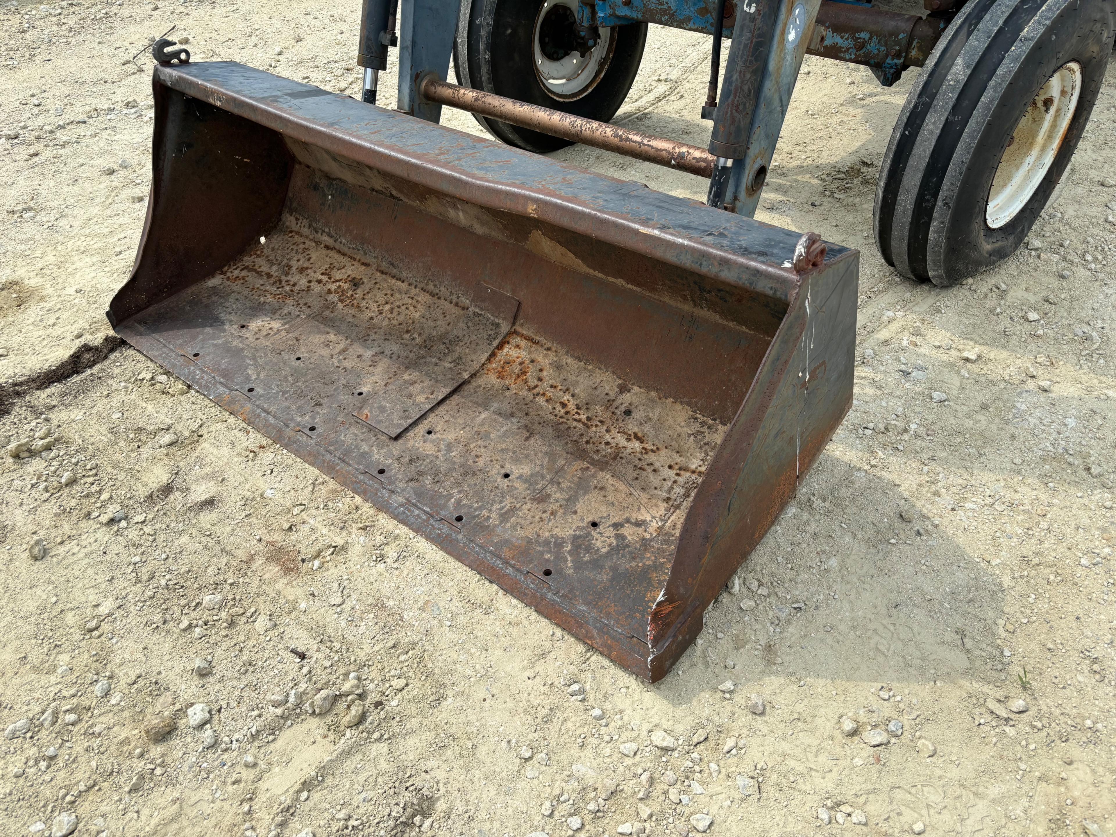 Ford 7700 Tractor w/ Loader