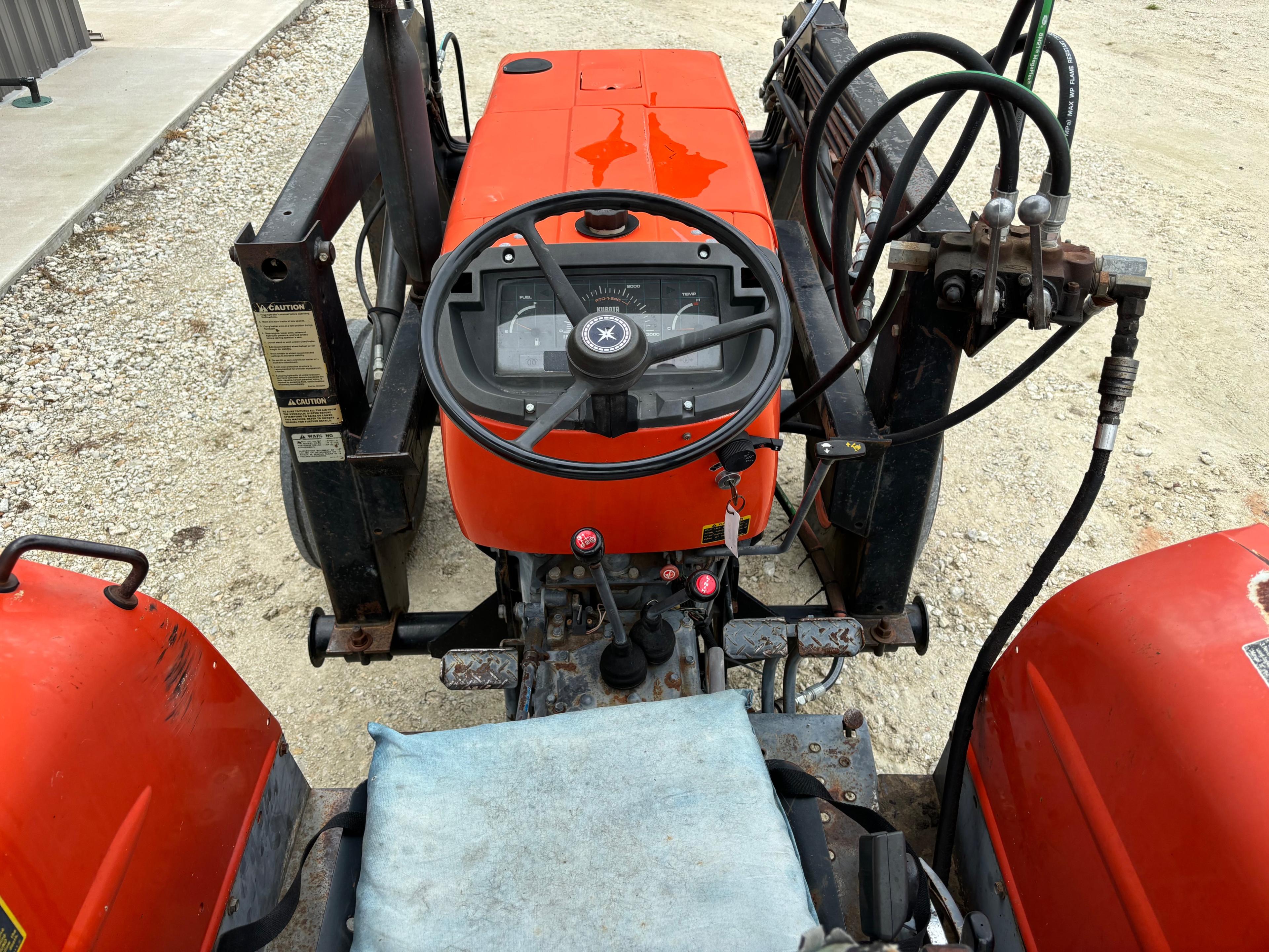 1995 Kubota M4030S Tractor w/ Loader