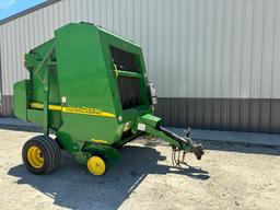 John Deere 567 Megawide Hay Baler