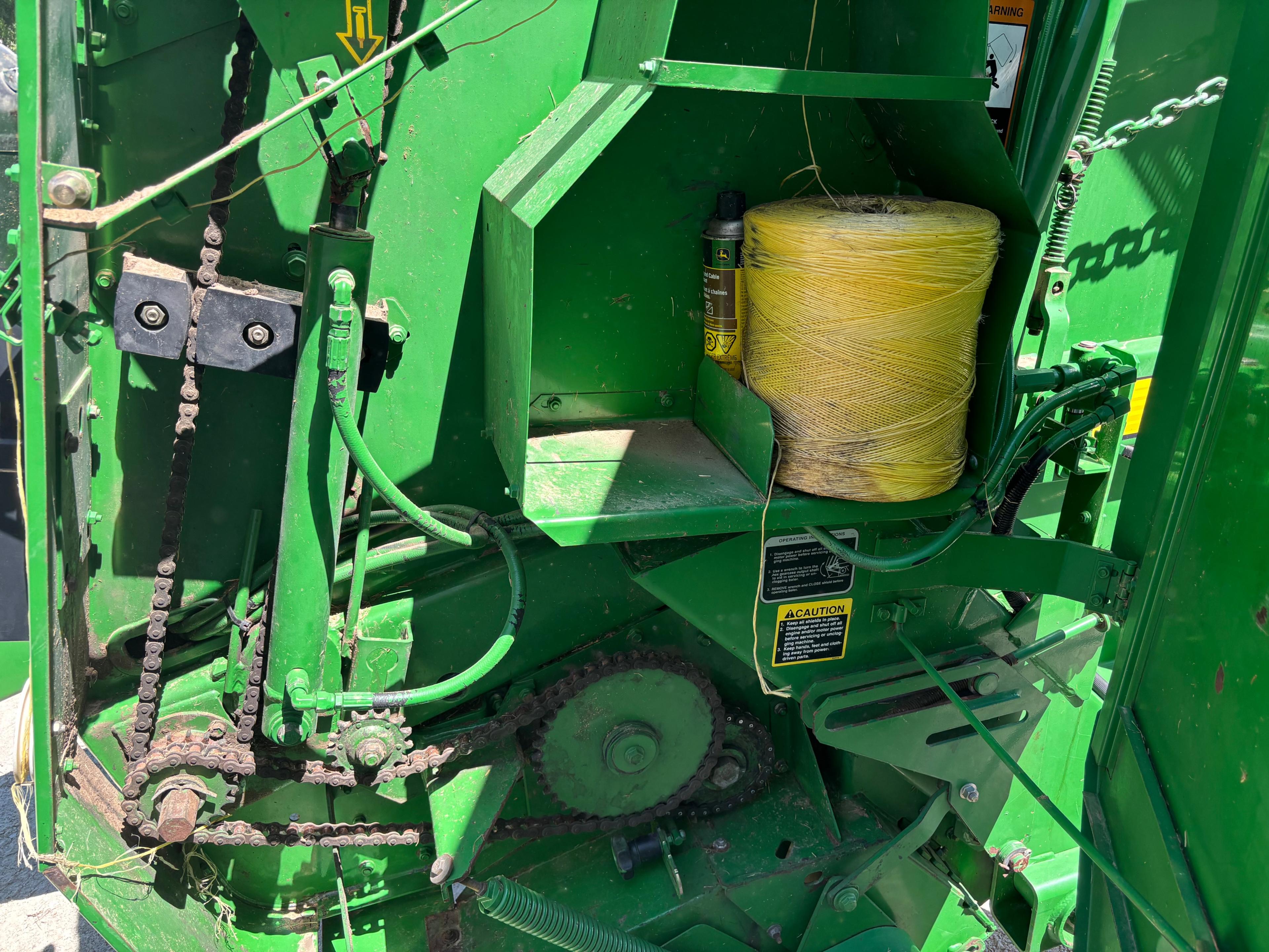 John Deere 567 Megawide Hay Baler
