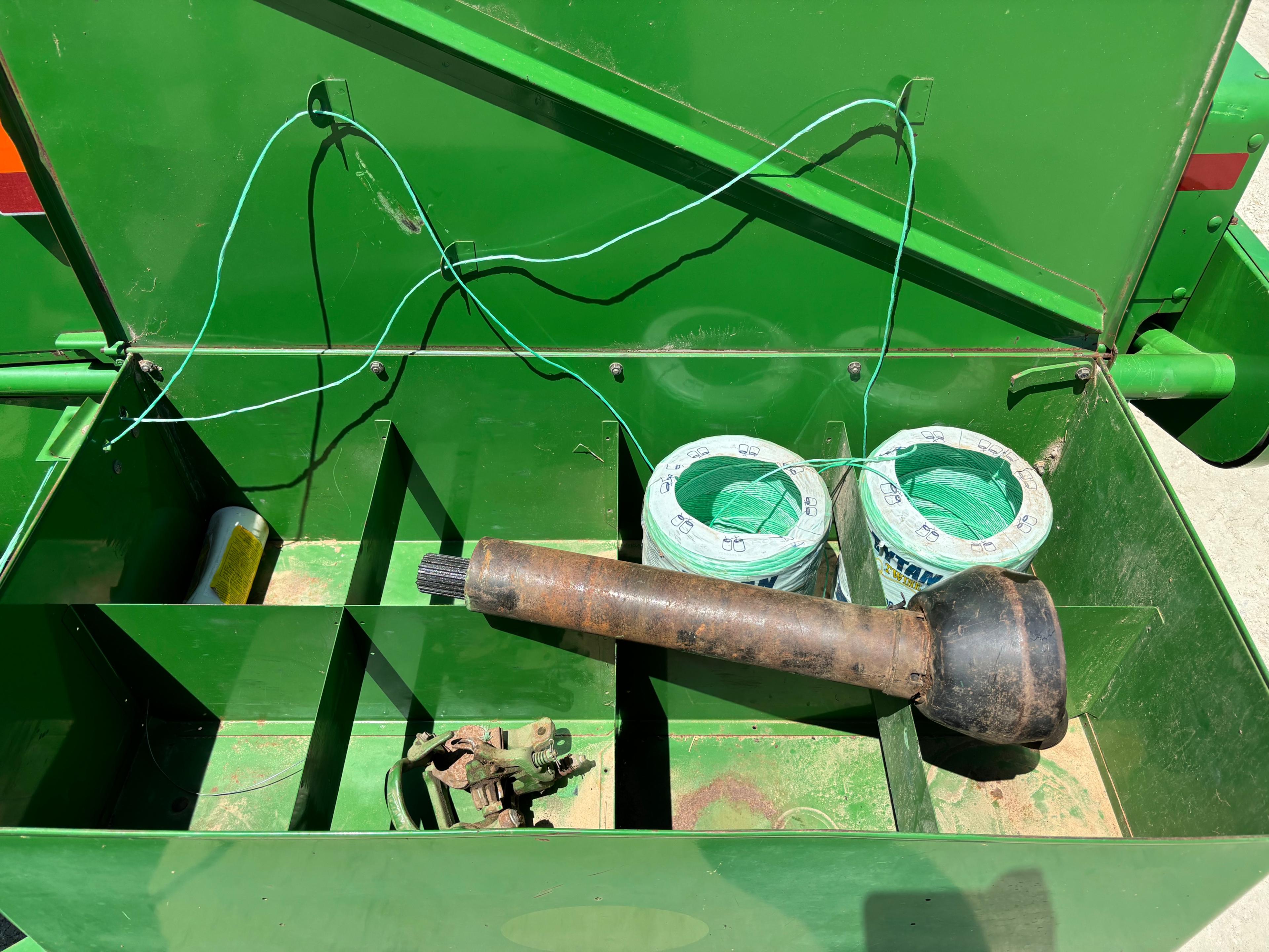 John Deere 348 Square Baler