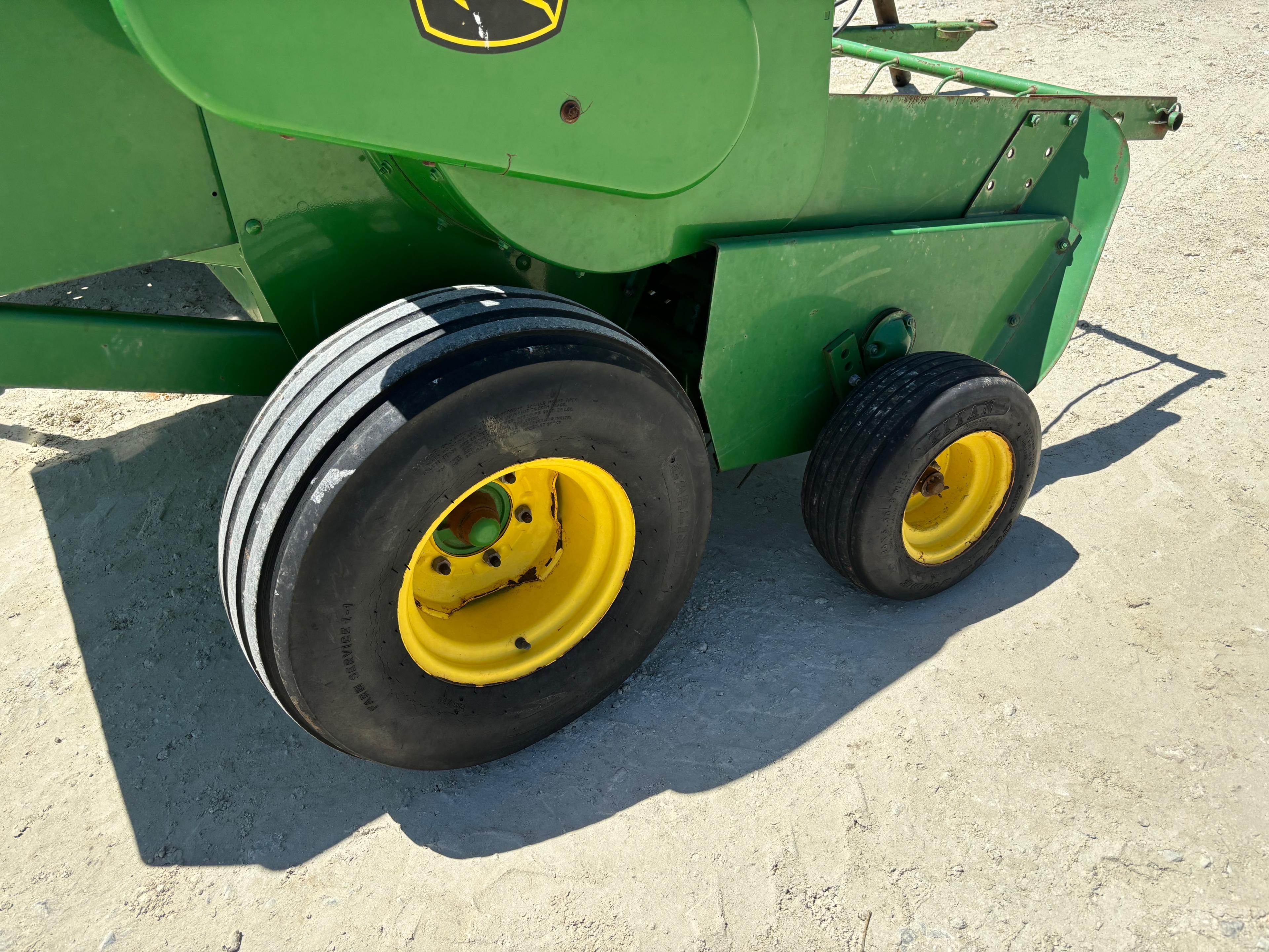 John Deere 348 Square Baler