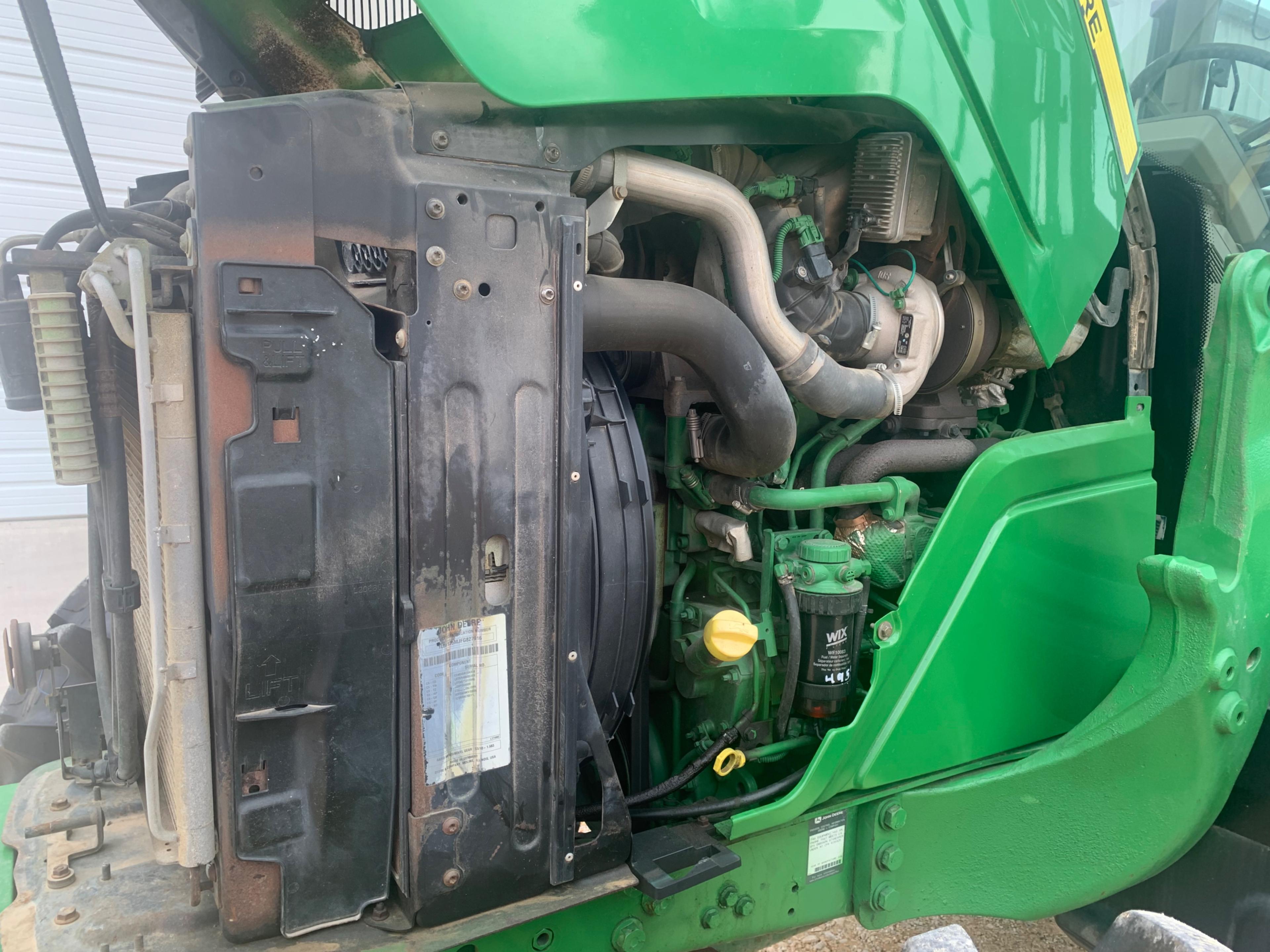 2015 John Deere 6125M