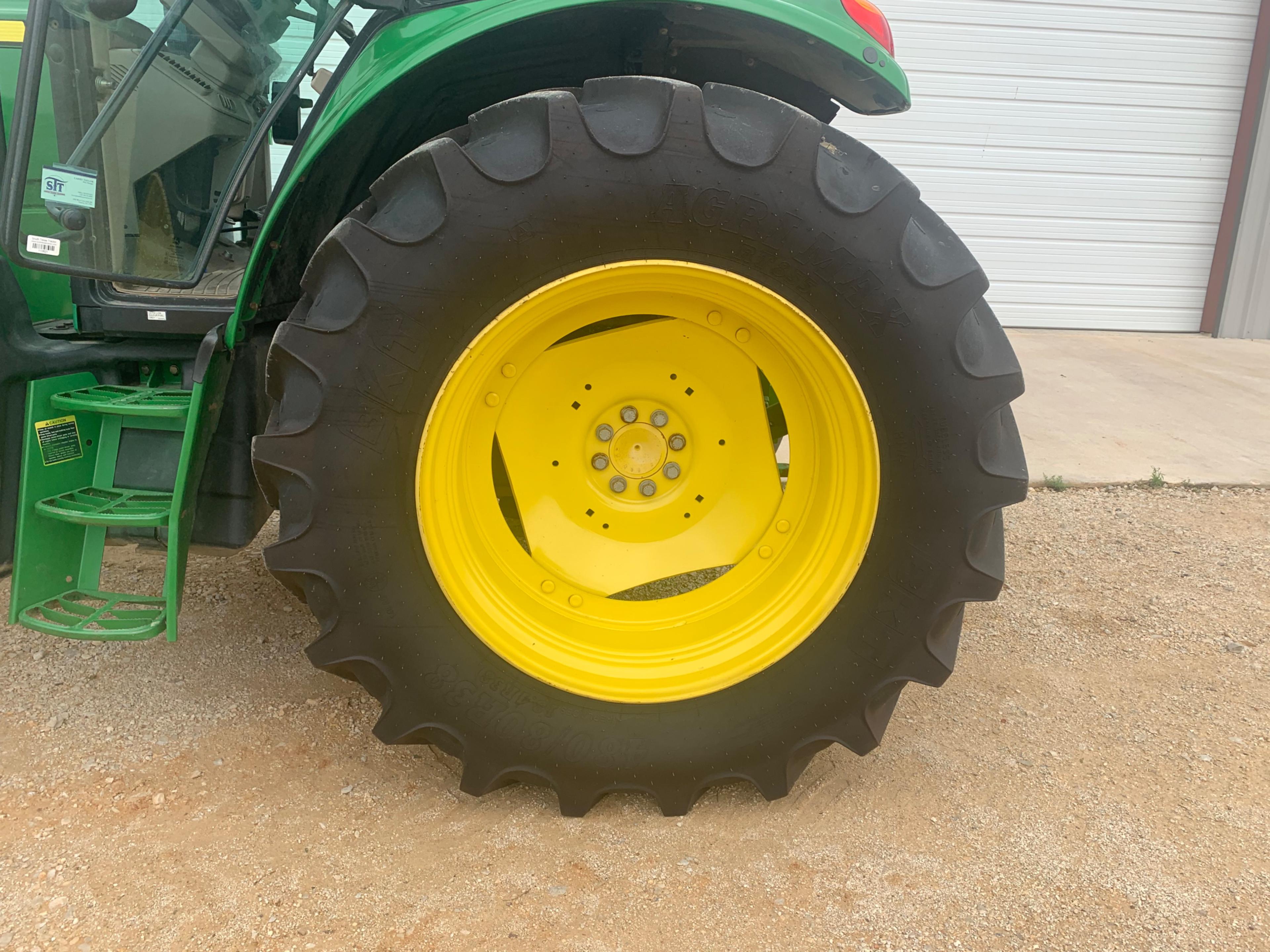 2015 John Deere 6125M