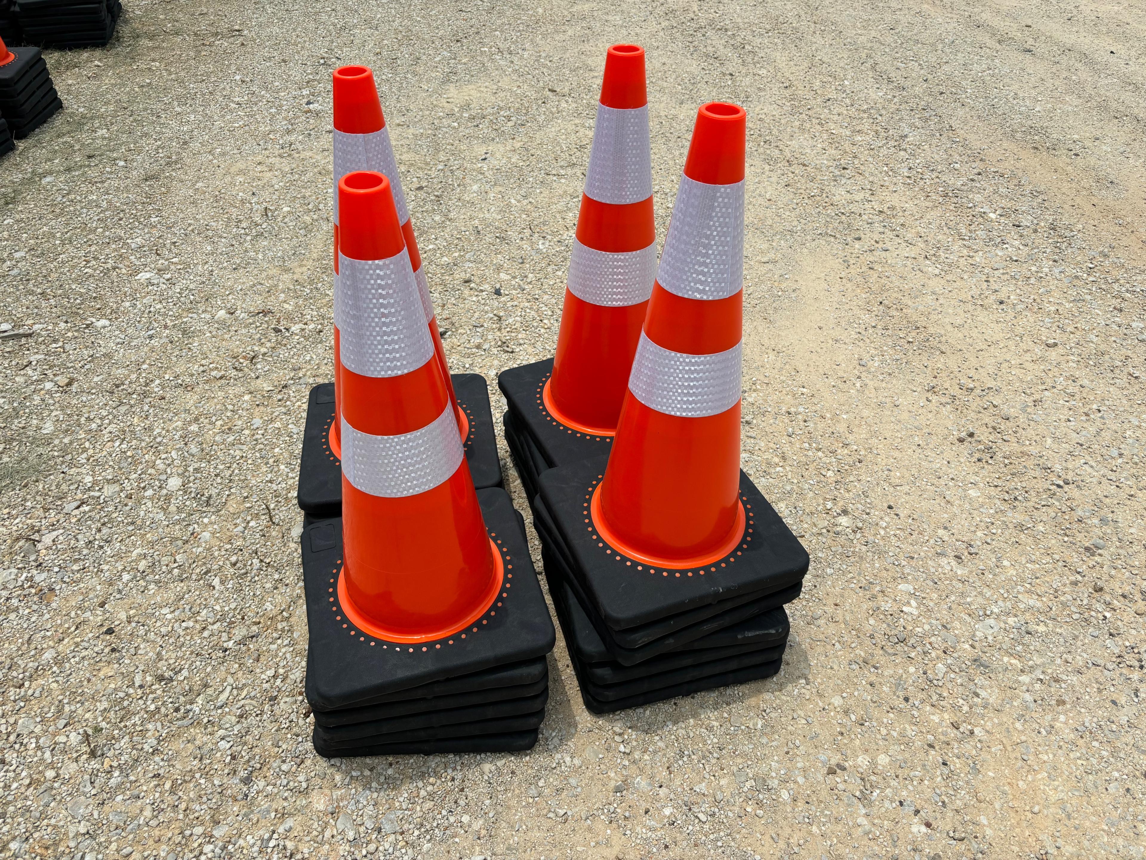 25 Safety Cones