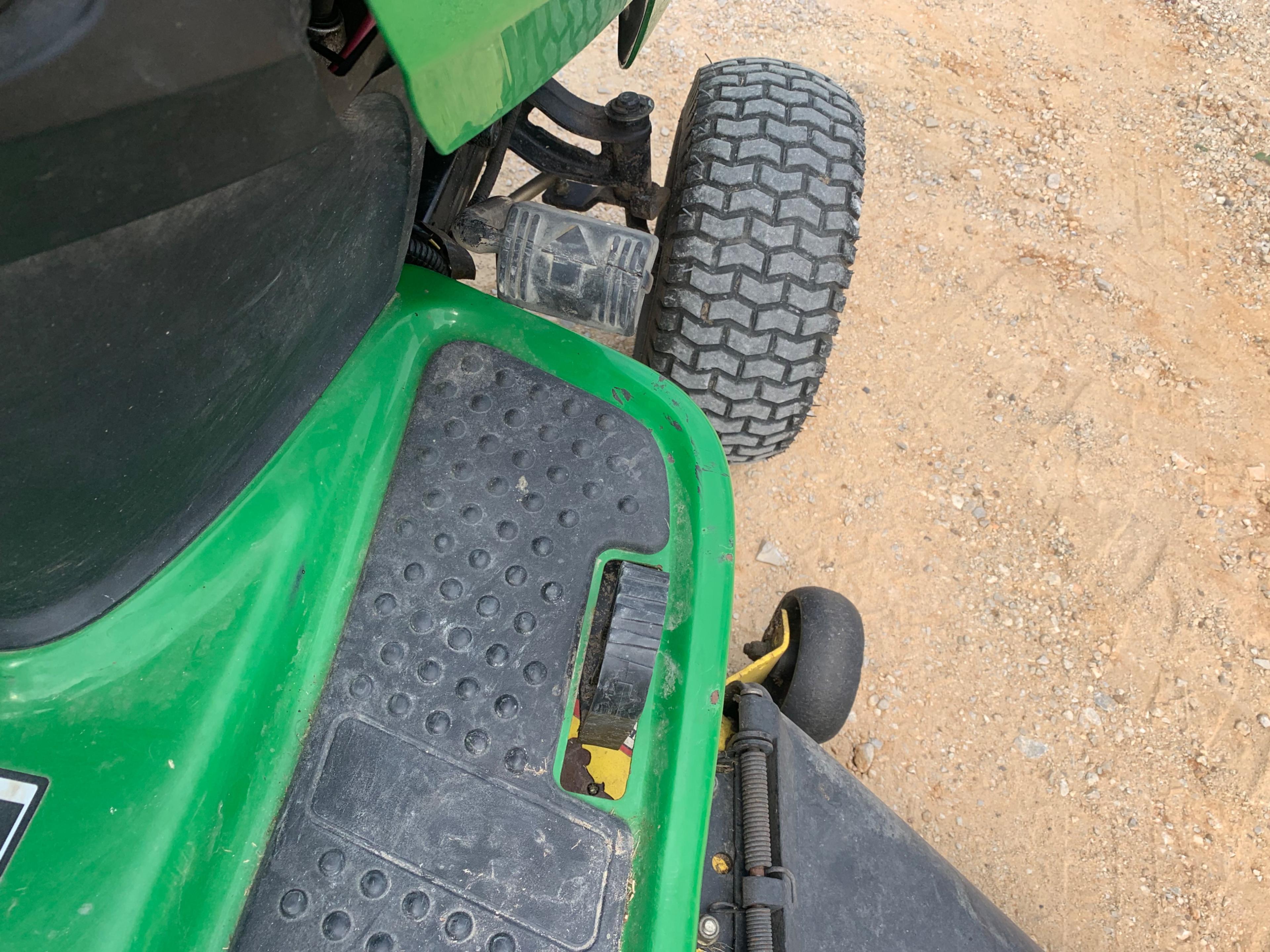 2013 John Deere 48"  100 Series Riding Mower