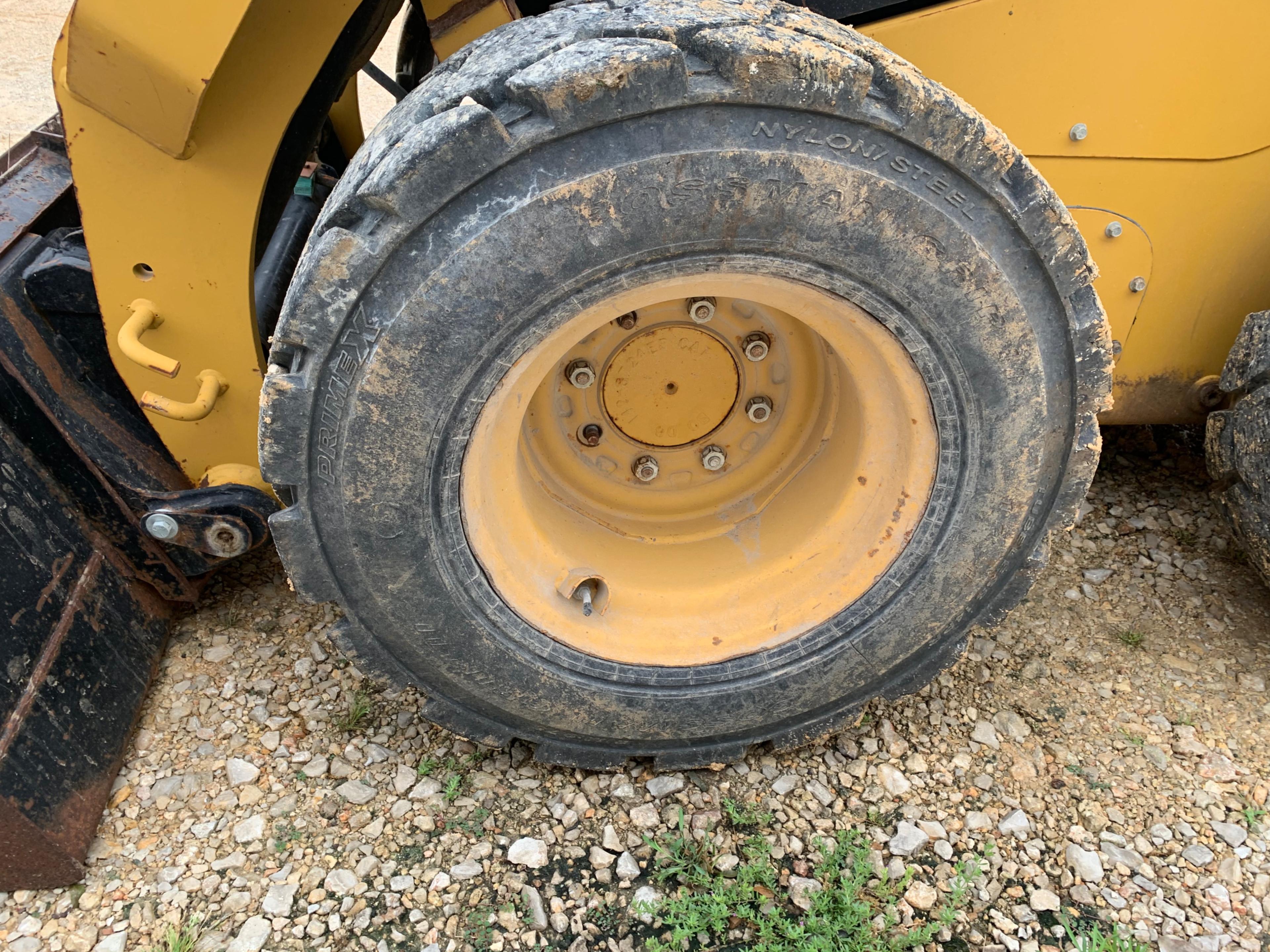 CAT 242D DTL200326 Skid Steer