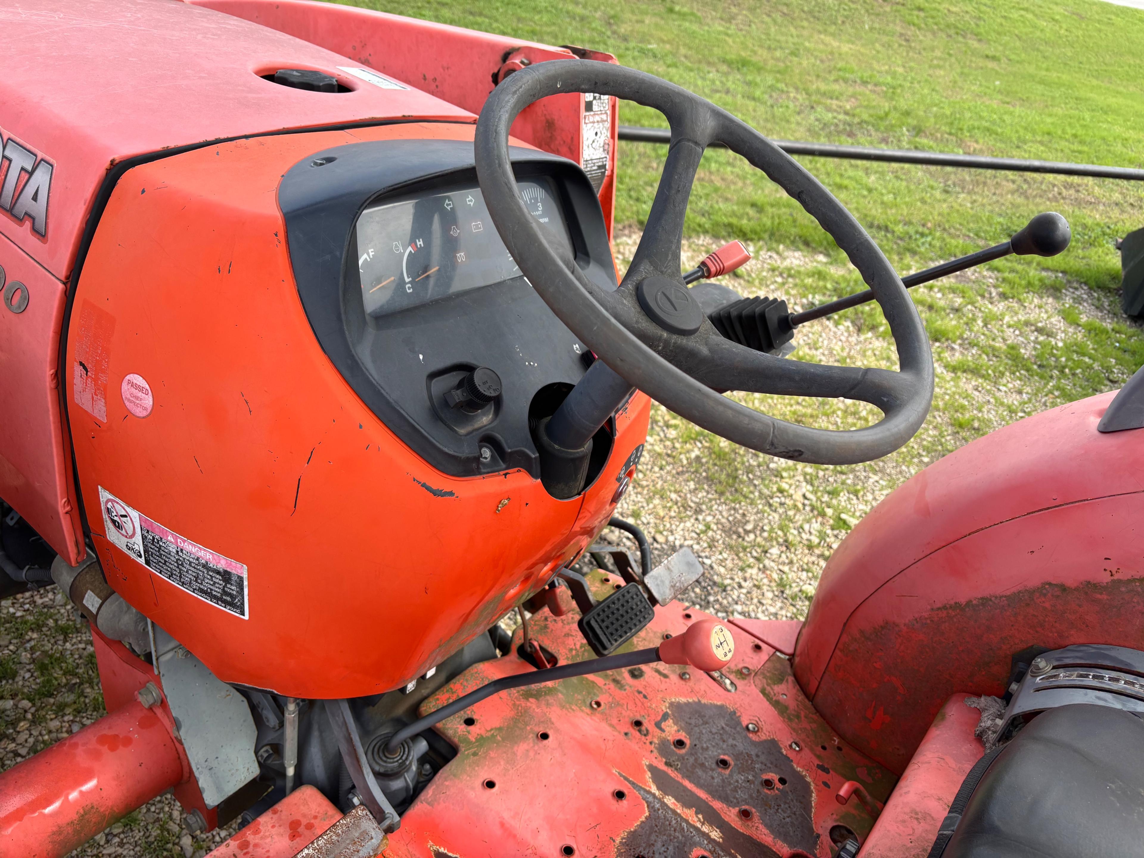 Kubota MX5100 Tractor w/ Loader