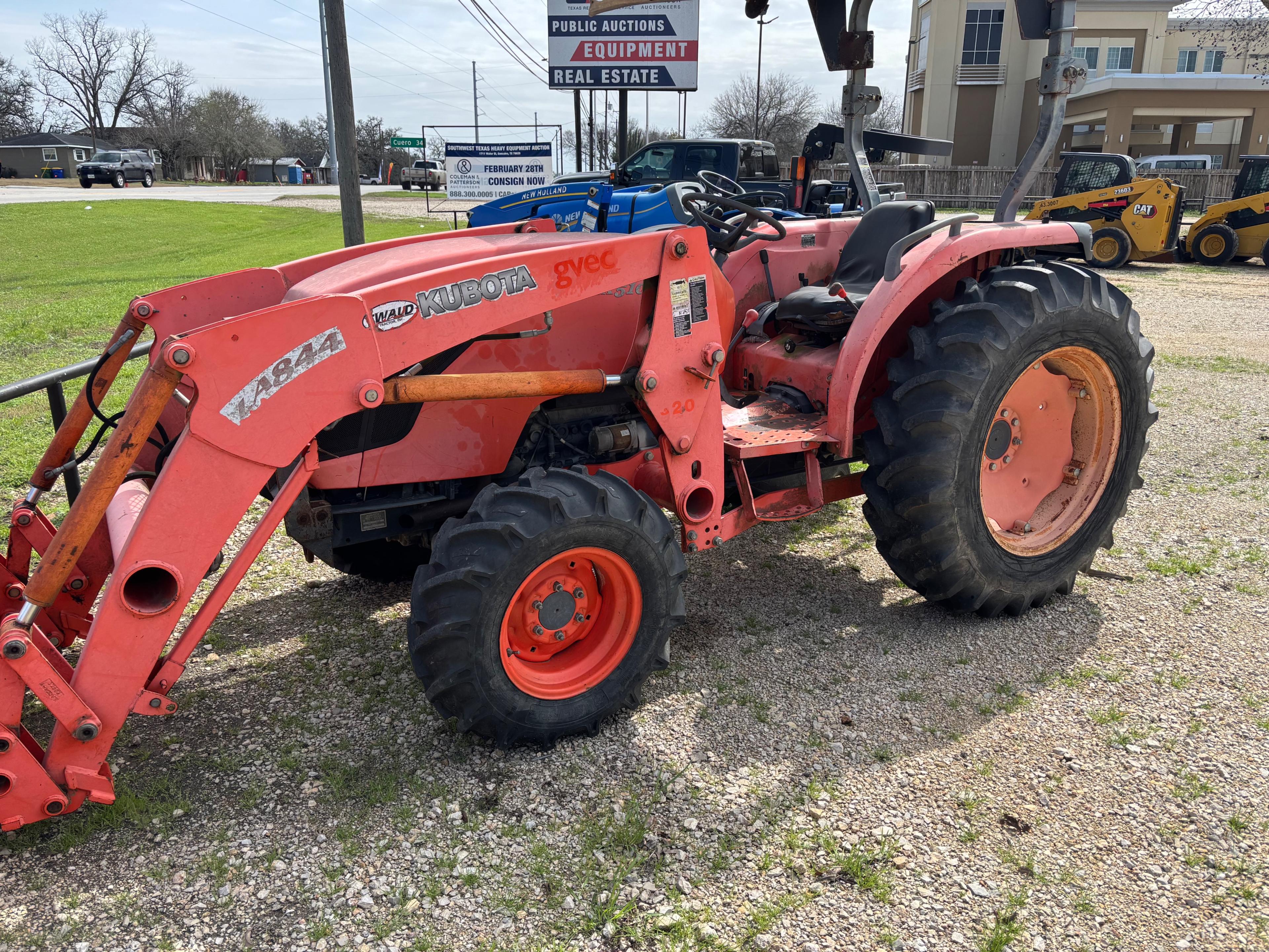 Kubota MX5100 Tractor w/ Loader