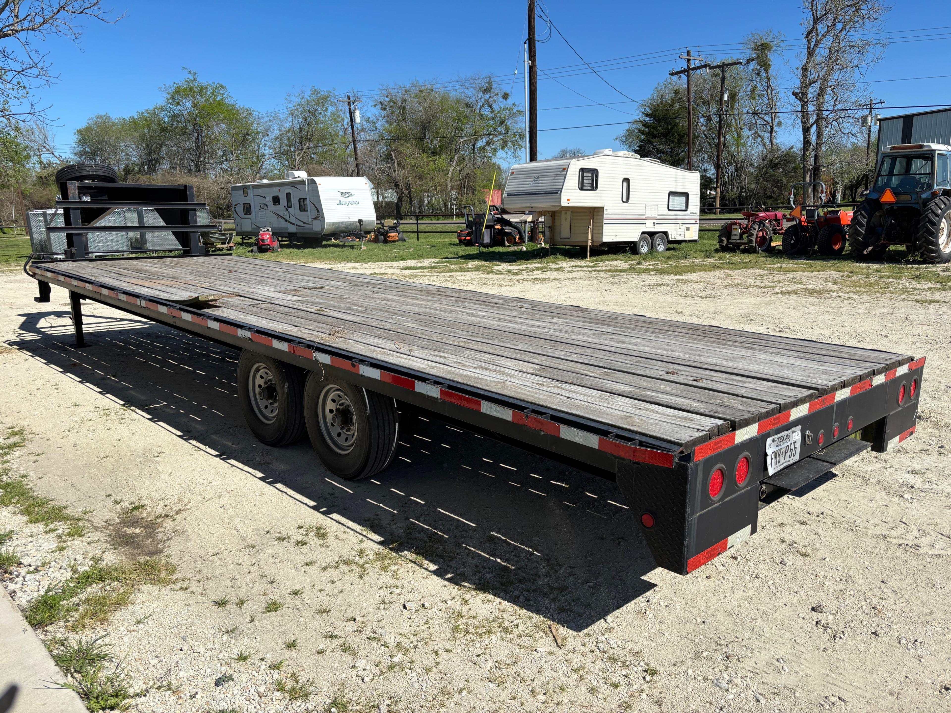 2016 Texas Pride 28' Utility Gooseneck Trailer
