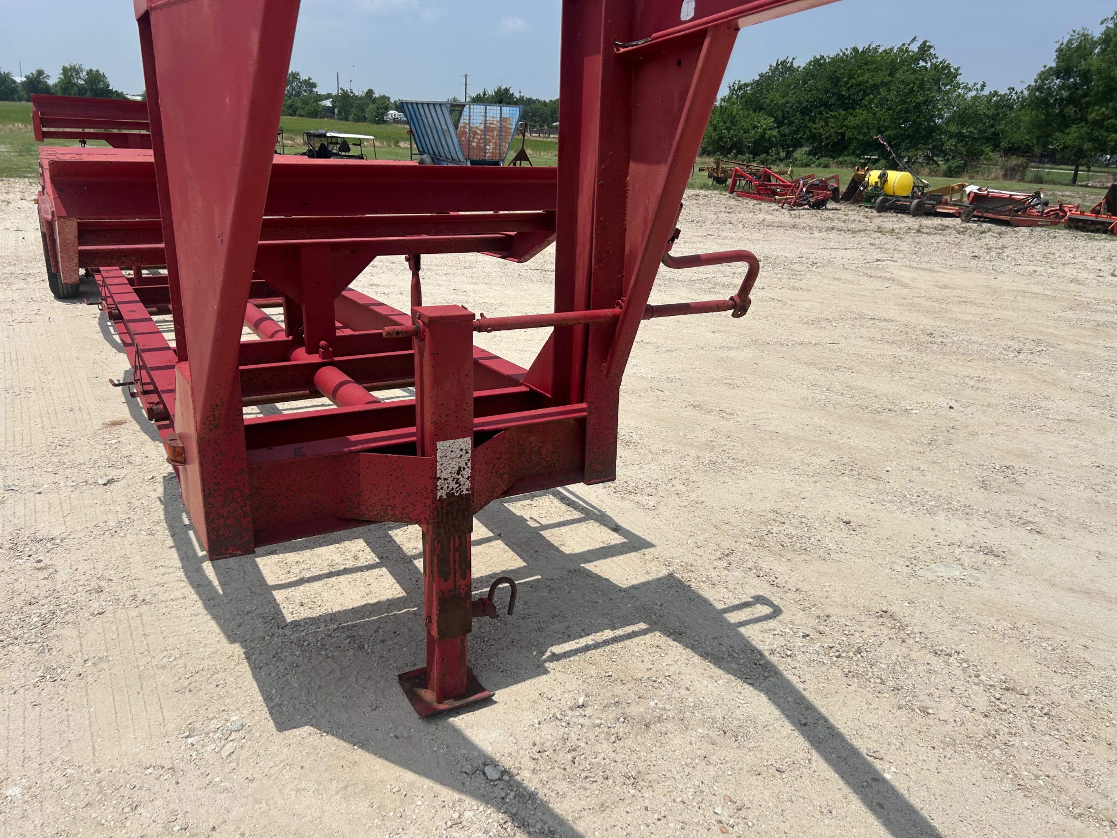 Gooseneck 5 Bale Hay Trailer