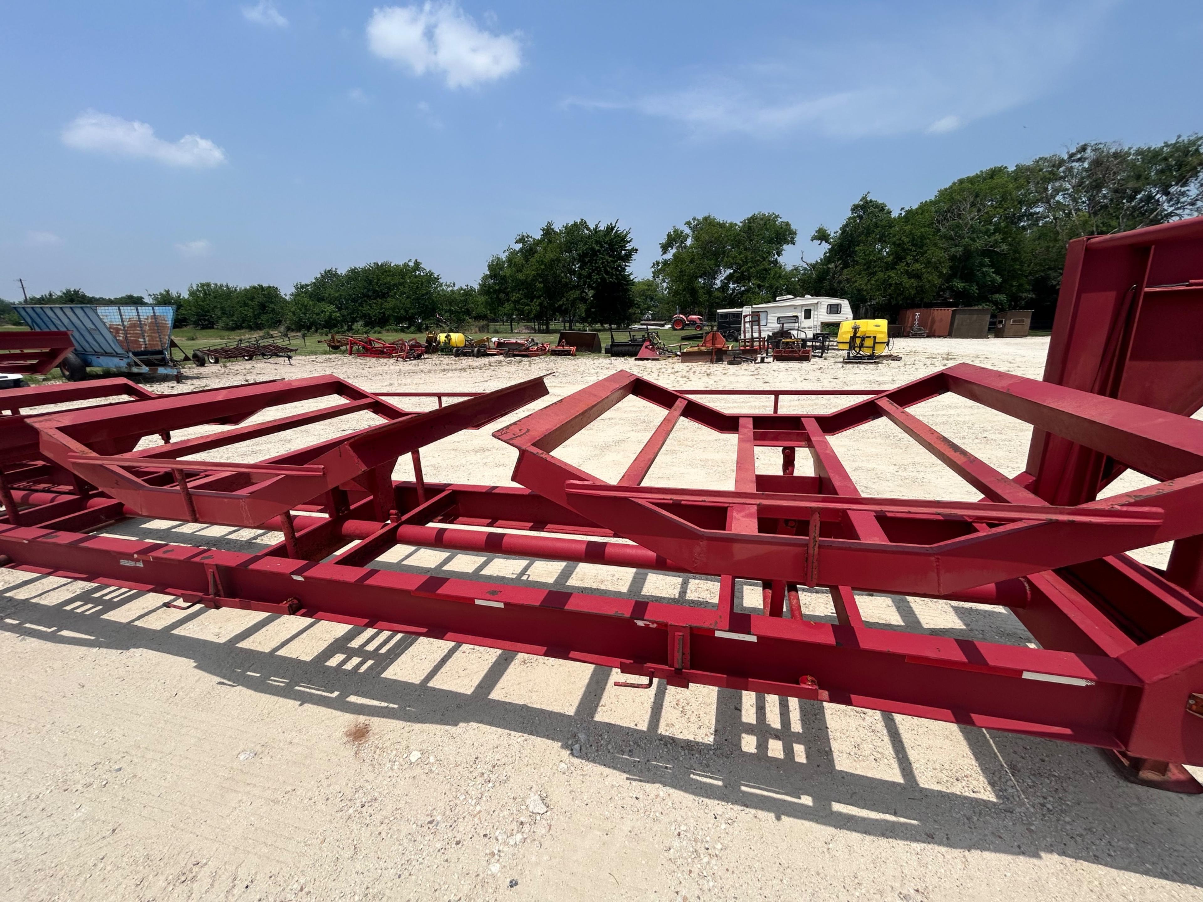 Gooseneck 5 Bale Hay Trailer