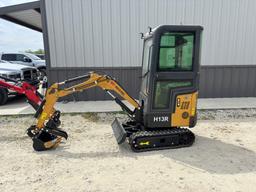 AGT H13R Mini-Excavator