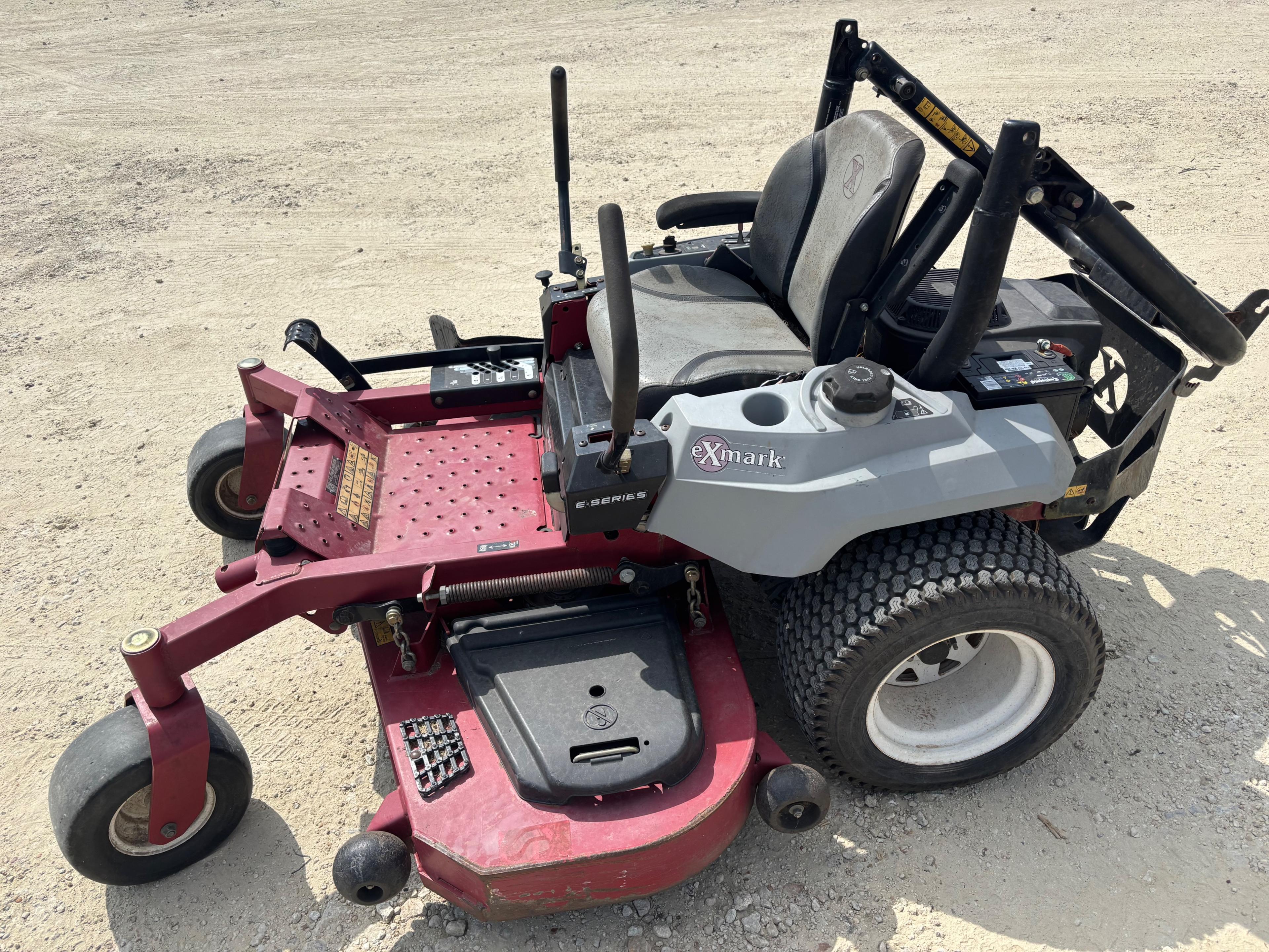 ExMark Radius 60" Zero Turn Mower