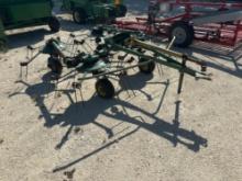 John Deere 752 Hay Tedder