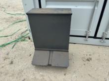 2 Door Hog Feeder