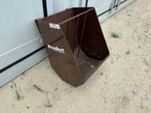 Stall Feeder