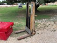 Crown Hydraulic Pallet Forks